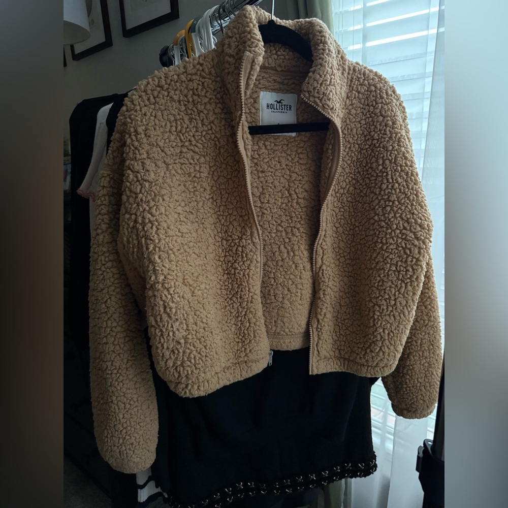 Hollister Women's Cozy Tan Teddy Jacket